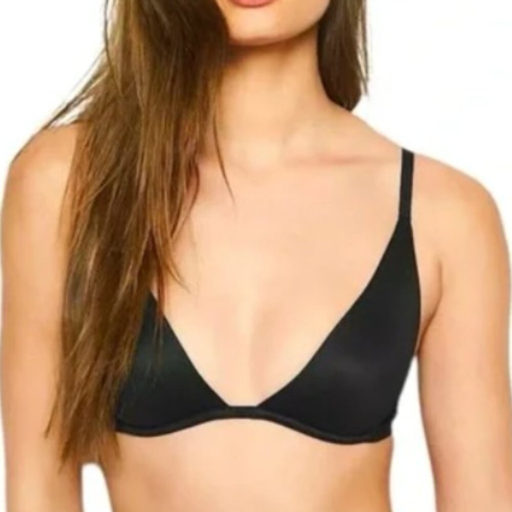 Victoria’s Secret Incredible Unlined Plunge Bra Black  32D